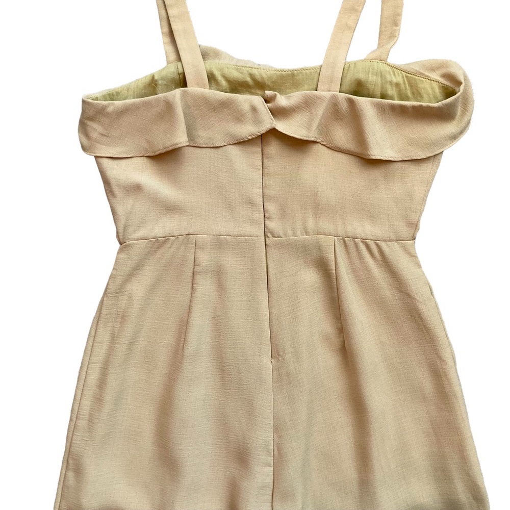 NWT essue Women’s mustard jumpsuit with straps and asymmetrical buttons - Sz S - Picture 13 of 13
